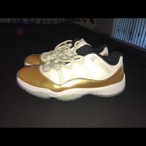 Jordan 11s low top